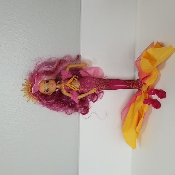 Wonder Woman Barbie Dolls - Picture 12 of 15